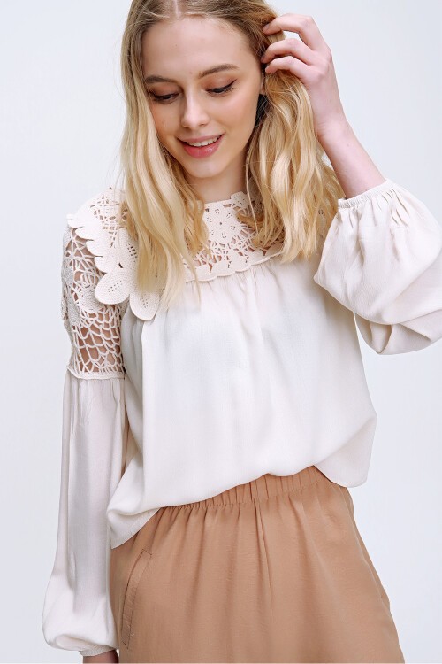 Krem Krem Dantel Detaylı Dokuma Bluz Esq0007