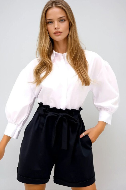 Mat Siyah Beli Lastikli Kemerli Çift Cep Duble Paça Carrot Gabardin Şort