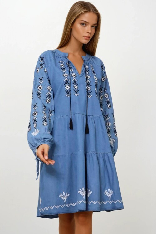 Mavi Hakim Yaka Nakış İşlemeli Jean Elbise