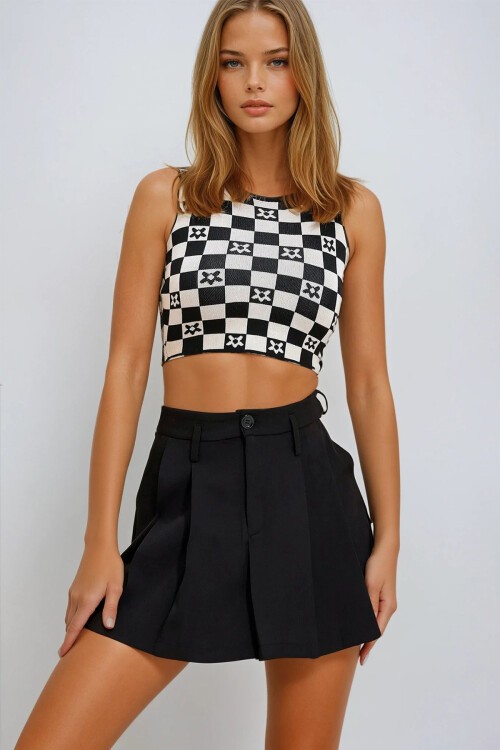 Siyah Bisiklet Yaka Dama Desenli Sıfır Kollu Fitilli Bluz