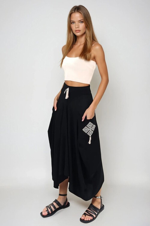 Siyah Nakışlı Çift Cepli Şalvar Kesim Dokuma Etek