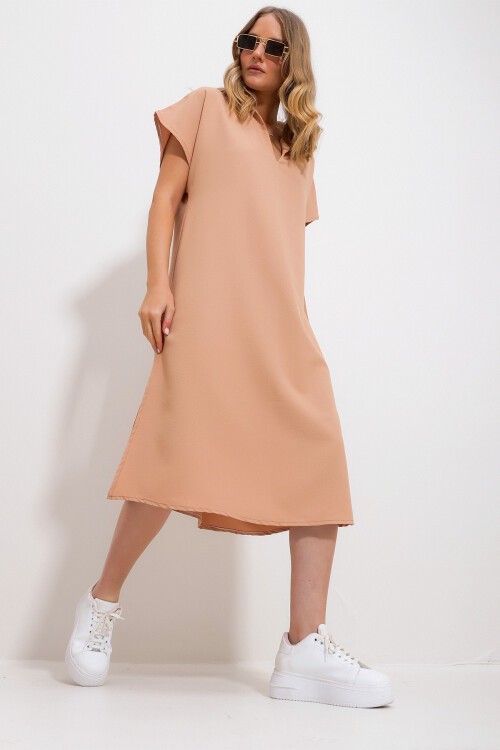 Soğan Kabuğu Polo Yaka Yanları Yırtmaçlı Dokuma Elbise