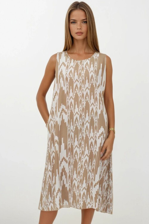 Bej Desenli Çift Cepli Kolsuz Rahat Kesim Elbise