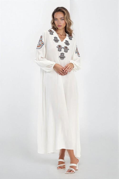 Beyaz Derin V Yaka Etnik Desenli Elbise