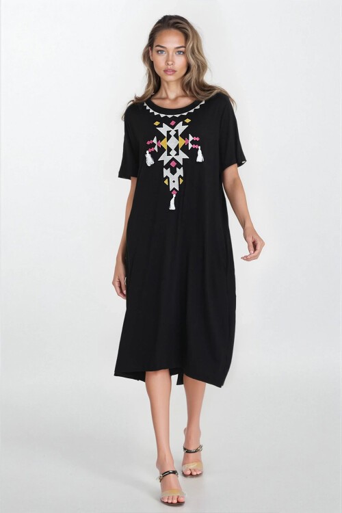 Beyaz Kayık Yaka Kısa Kollu Büyük Bede Viskon Elbise