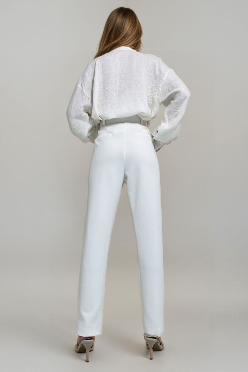 Beyaz Kemerli Pantolon