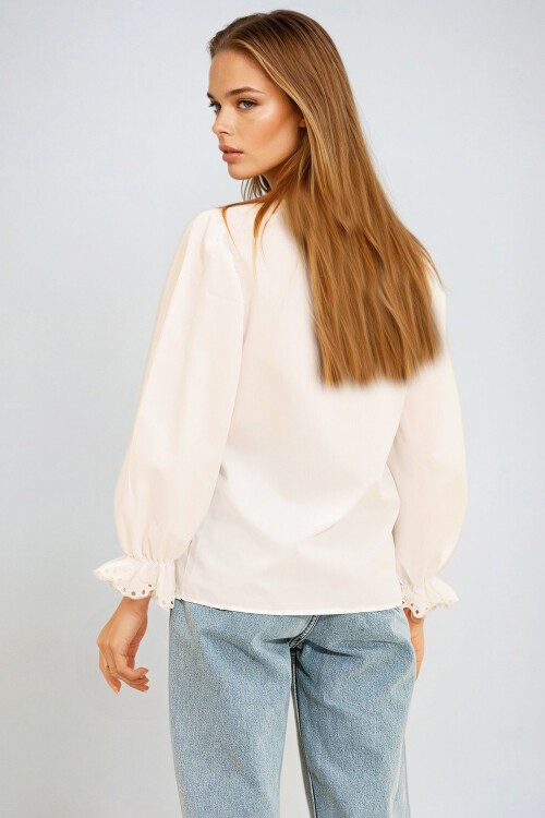 Beyaz Nakış İşlemeli Balon Kol Poplin Gömlek