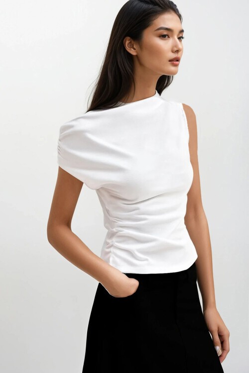 Beyaz Omuzu Büzgülü Viscon Örme Bluz