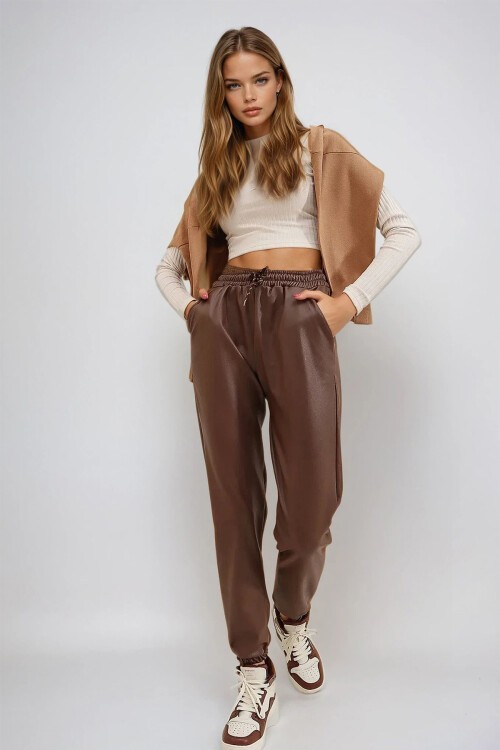 Çikolata Çift Cepli Bel Ve Bilek Lastikli İçi Şardonlu Casual Suni Deri Pantolon