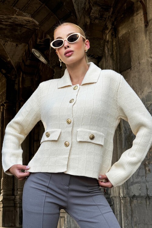 Ekru Düğmeli Triko Hırka