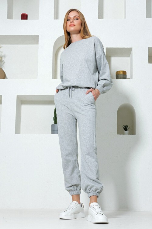 Gri Bisiklet Yaka Beli Ve Paçası Lastikli İki İplik Basic Eşofman Takımı