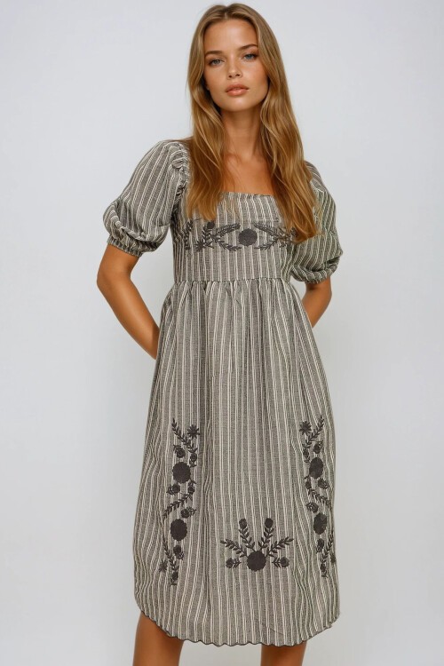 Gri Kare Yaka Prenses Kol Çizgili Çiçek Nakışlı Dokuma Elbise