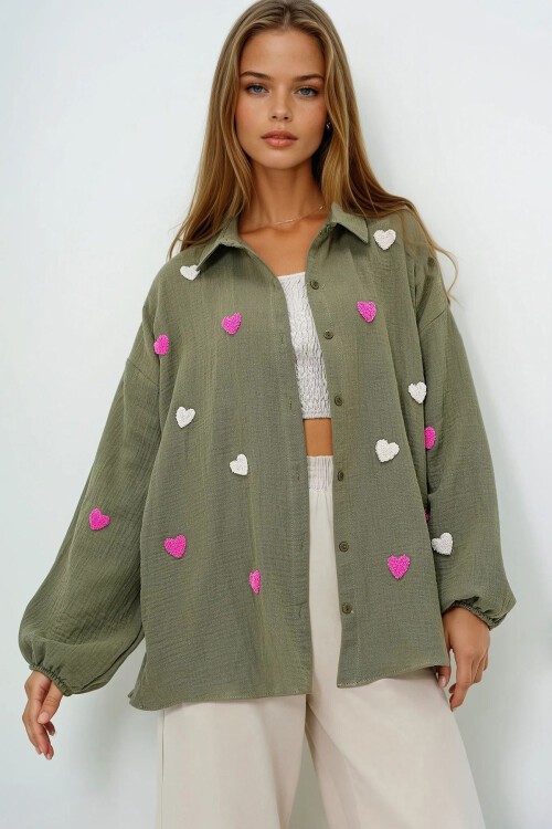 Haki Süzene Kalp İşlemeli Oversize Müslin Keten Gömlek