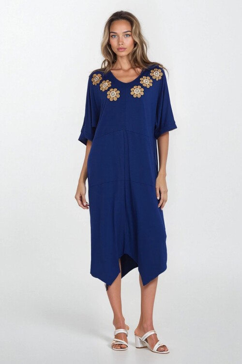 İndigo Çiçek Nakışlı Asimetrik Kesim Çift Cepli Büyük Beden Elbise