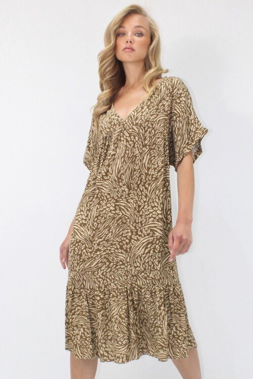 Kahverengi-Bej V Yaka Double Kol Desenli Rahat Kesim Çift Cepli Dokuma Viskon Elbise