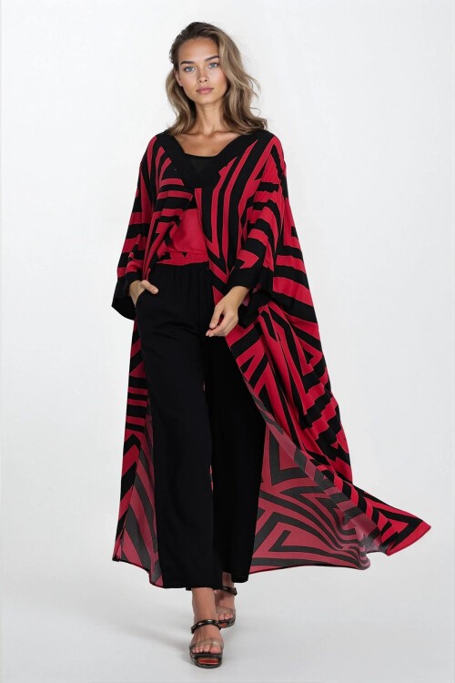 Kırmızı Çift Cepli Pantolon Ve Yakadan Bir Kimono Takım