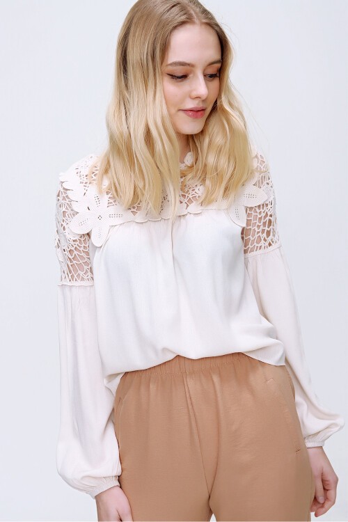Krem Krem Dantel Detaylı Dokuma Bluz Esq0007