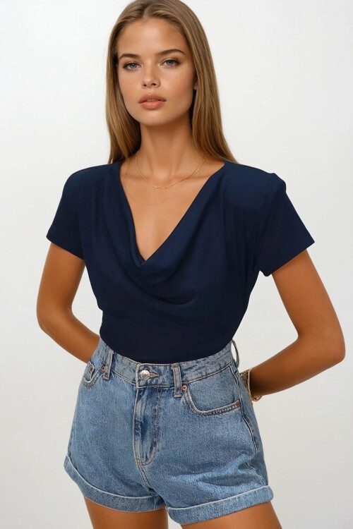 Lacivert Degaje Yaka Dökümlü Vatkalı Örme Bluz