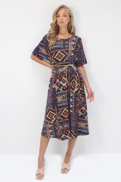 Lacivert Kayık Yaka Desenli Midi Boy Rahat Kalıp Viskon Elbise