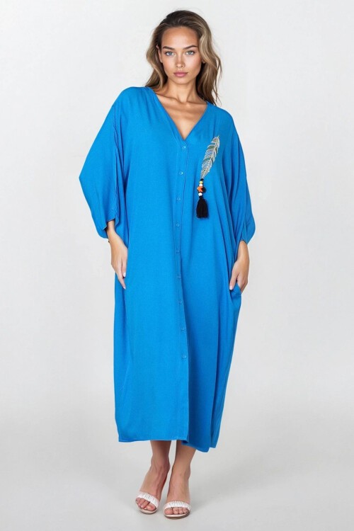 Mavi Düğmeli Çift Cepli Nakışlı Büyük Beden Elbise