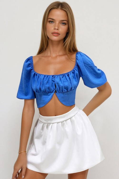 Mavi Kare Yaka Büzgü Detaylı Düğme Kapamalı Crop Bluz