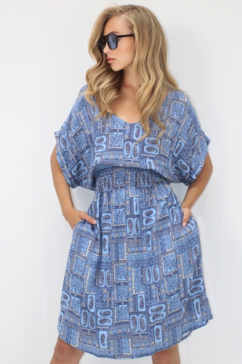 Mavi V Yaka Çift Cepli Etnik Desenli Beli Gipeli Dokuma Viskon Elbise