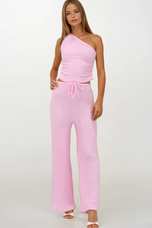 Pembe Beli İpli Ve Lastikli Çift Cepli Pantolon Ve Tek Omuz Bluz Takım