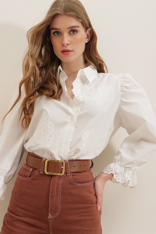 Beyaz Prenses Kol Güpür Nakışlı Dokuma Gömlek Esq7623
