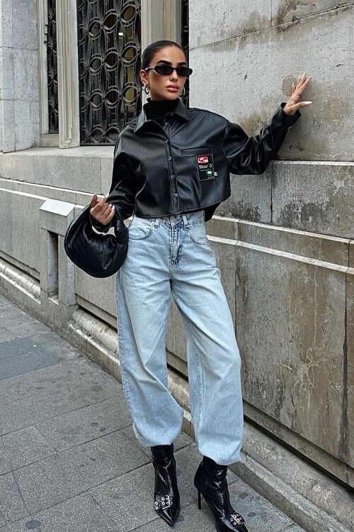 Siyah Armalı Suni Deri Ceket