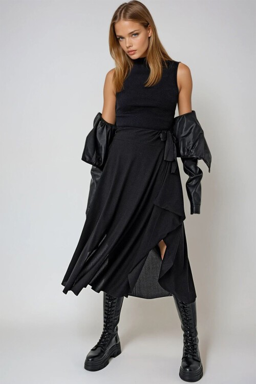 Siyah Asimetrik Kesim Beli Bağlamalı Etek