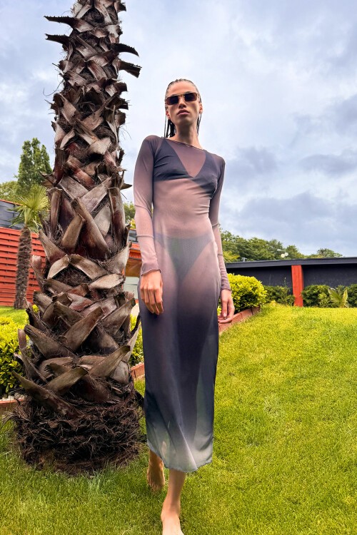 Siyah Batik Desenli Astarsız Arkası Yırtmaçlı Tül Plaj Elbisesi