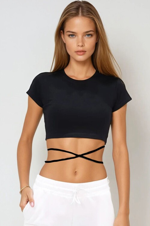Siyah Bisiklet Yaka Bağcıklı Crop Fit T Shirt