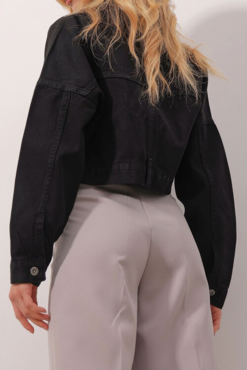 Siyah Çift Cepli Fermuarlı Crop Denim Ceket