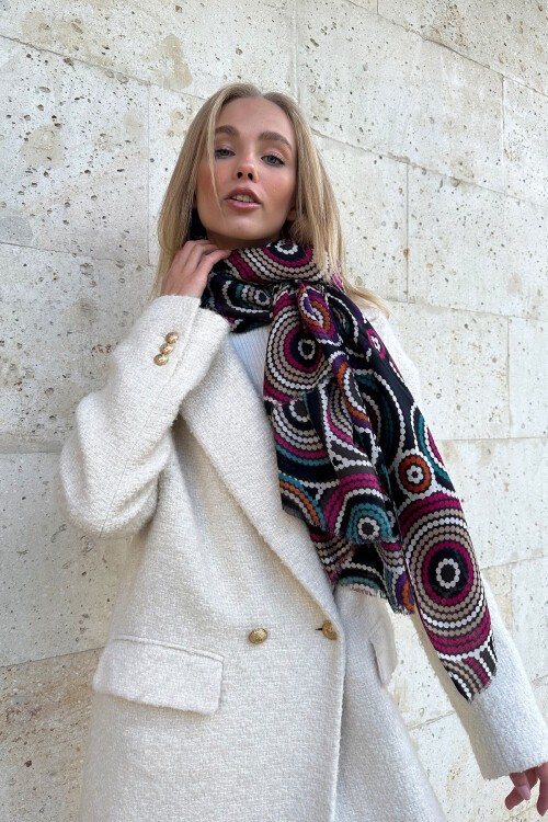 Siyah Desenli Püskül Detaylı Desenli Şal