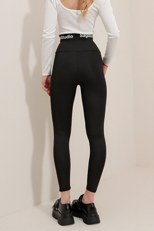 Siyah Halka Fermuar Detaylı Mat Dokulu Yüksek Bel Tayt