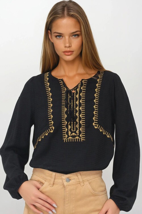 Siyah Nakışlı Armürlü Bağcık Detaylı Bluz