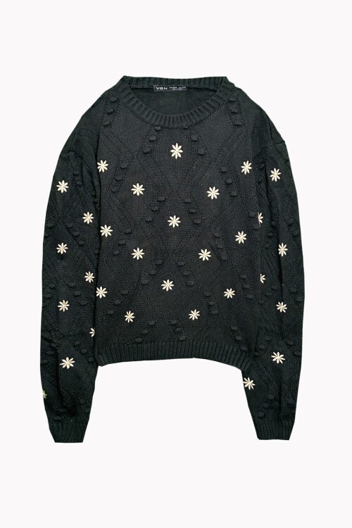 Siyah Nakışlı Triko Kazak