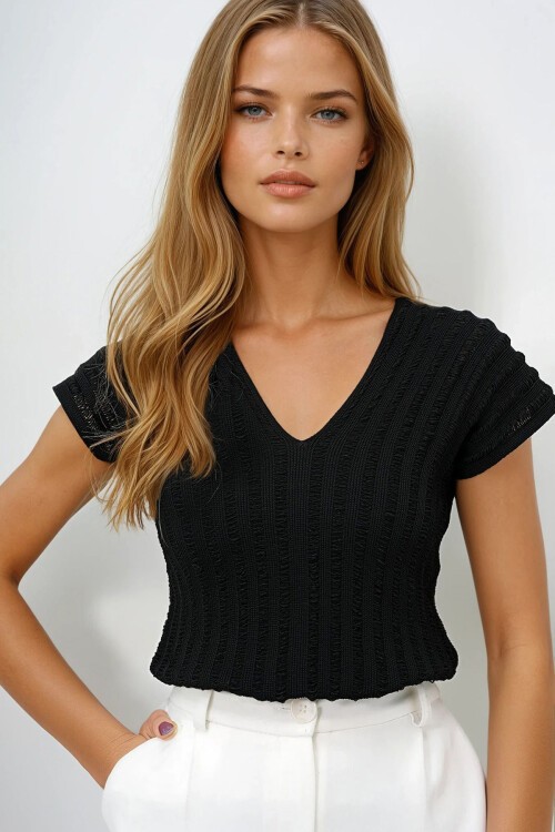 Siyah Ön Arka V Yaka Ajurlu Yazlık Triko Bluz