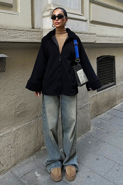 Siyah Peluş Detaylı Kaşe Ceket