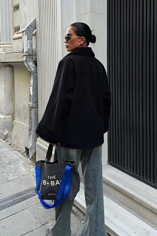 Siyah Peluş Detaylı Kaşe Ceket