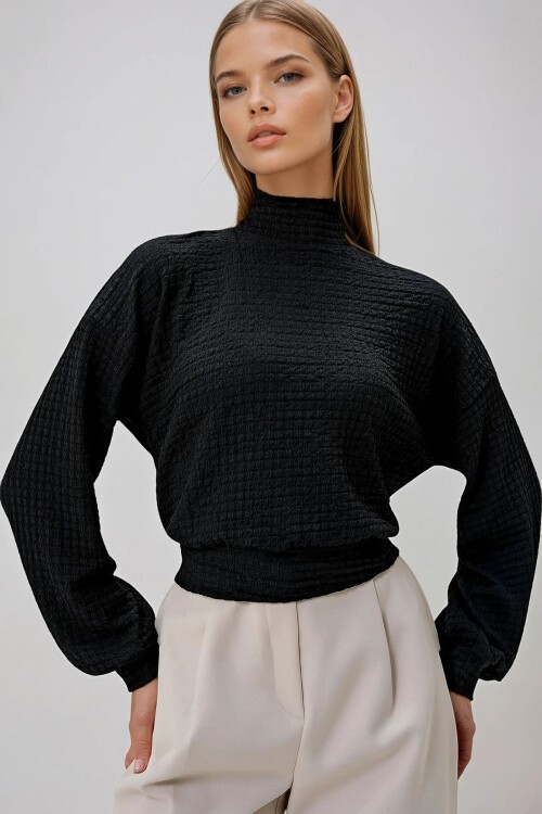 Siyah Yarım Balıkçı Yaka Bürümcük Crop Bluz