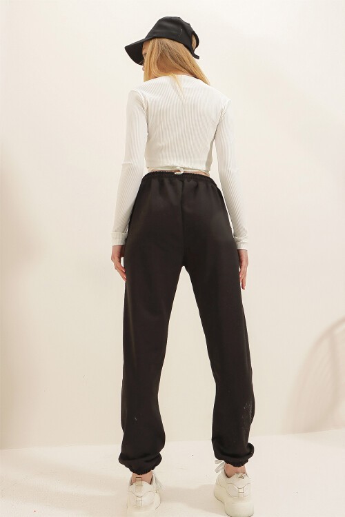 Siyah Yüksek Bel Yazı Baskılı Bol Paça Çift Cepli Eşofman Altı