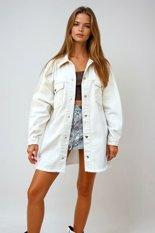 Taş Çift Cepli Eteği Püsküllü Oversize Denim Ceket