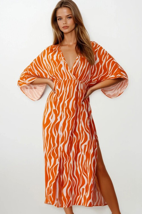 Turuncu Derin V Yaka Yırtmaç Detaylı Midi Boy Elbise