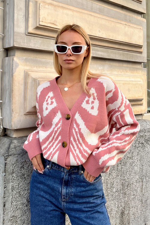 Pudra V Yaka Düğmeli Soyut Desen Kalın Örme Hırka