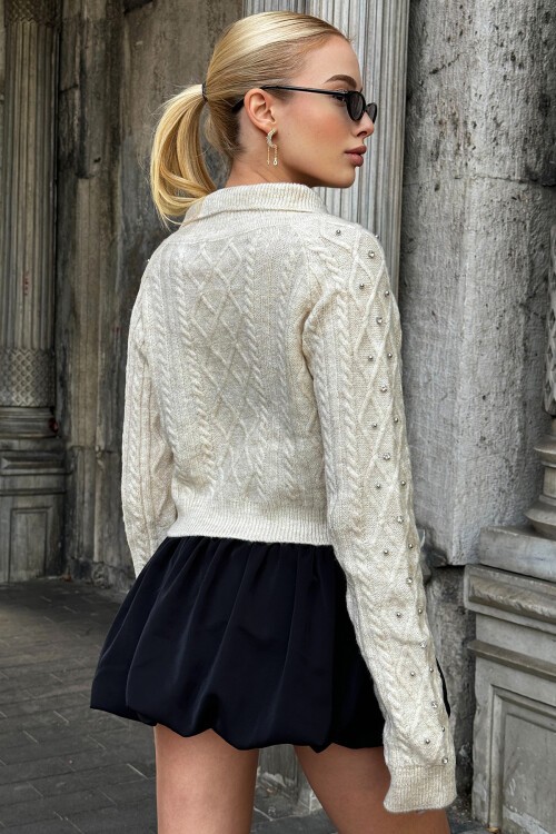 Vanilya İşlemeli Triko Hırka