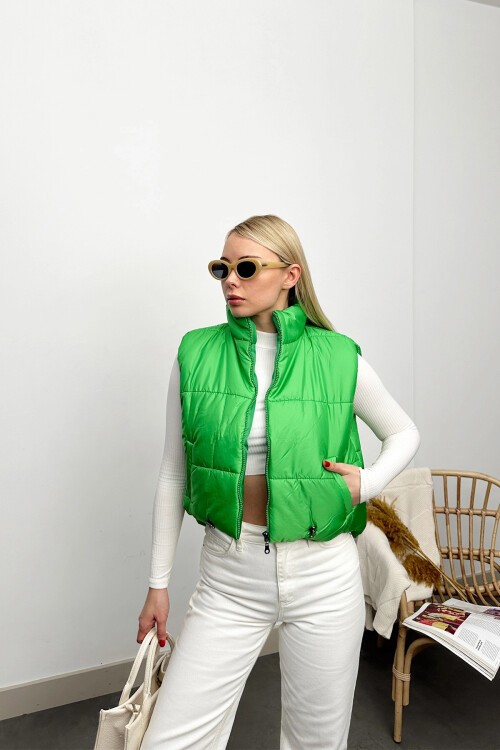 Yeşil Dik Yaka Çift Cepli Full Dolum Şişme Beli Ayarlanabilir Şişme Yelek Rk7994