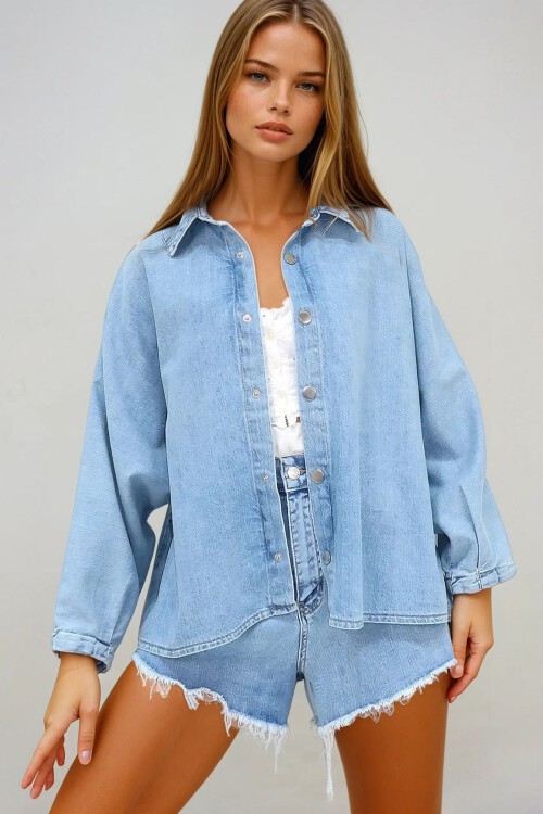 Açık Mavi Yarasa Kol Oversize Çıtçıt Kapamalı Mevsimlik Jean  Ceket