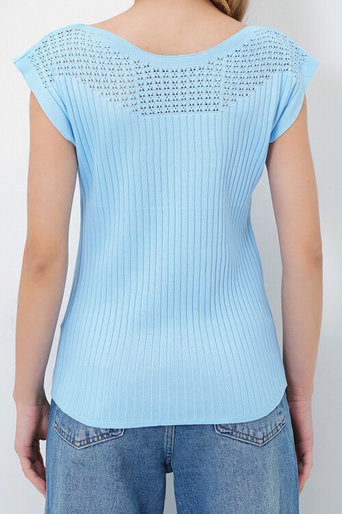 Bebe Mavi Kayık Yaka Omuzları Delik Ajurlu Kolsuz Triko Bluz