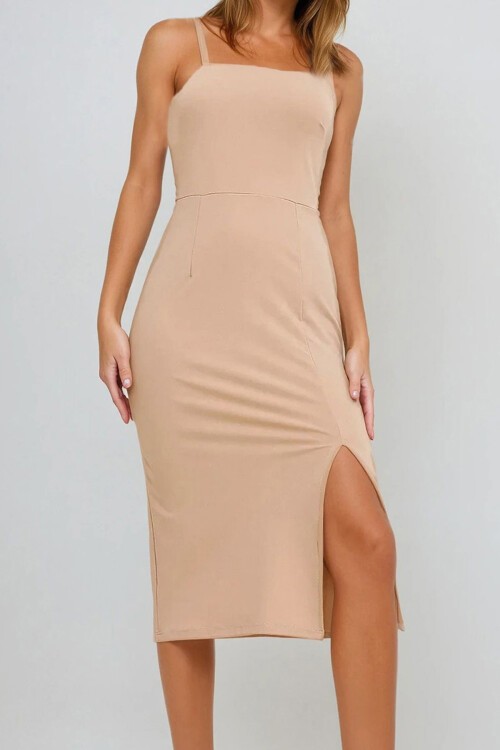 Bej Askılı Yırtmaç Detaylı Elbise